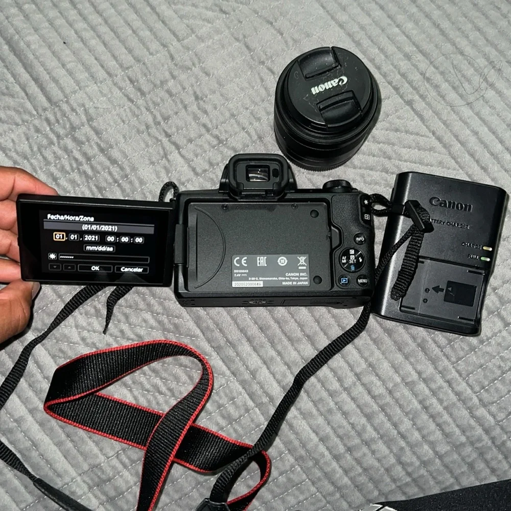 Canon - EOS R100 4K Video Mirrorless Camera